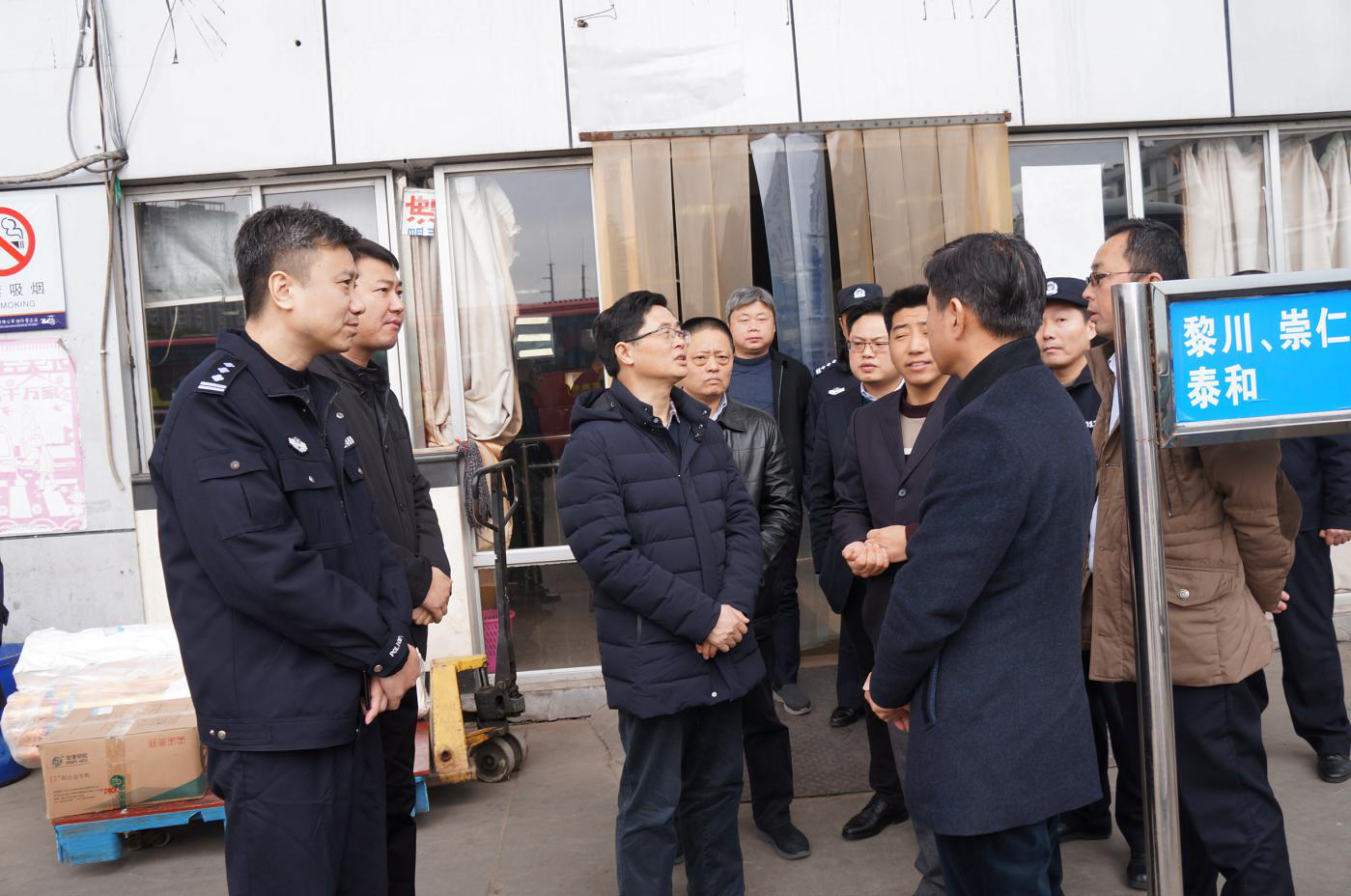 南昌市委常委、市政法委書記劉家富視察徐坊車站春運工作