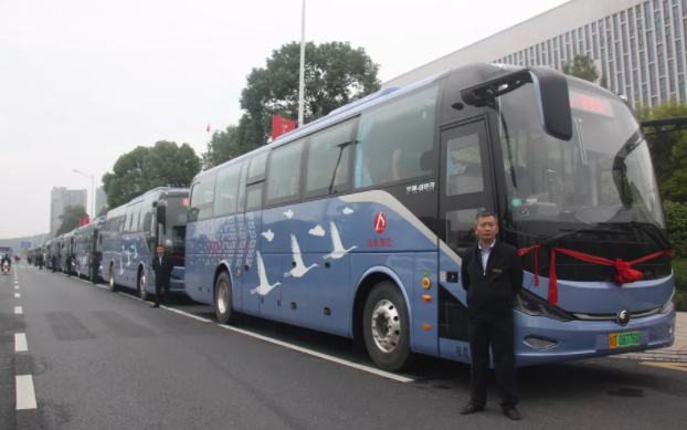 胡維泉出席吉安長(zhǎng)運(yùn)、公交旅游巴士直通專線開(kāi)通儀式并致辭