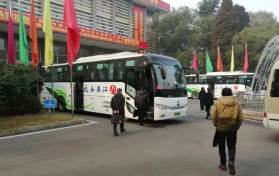 九江長(zhǎng)運(yùn)、景德鎮(zhèn)長(zhǎng)運(yùn)圓滿完成大型運(yùn)輸任務(wù)