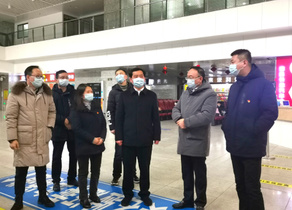 萬(wàn)義輝一行督導(dǎo)南昌長(zhǎng)途汽車站安全生產(chǎn)、疫情防控工作 胡維泉陪同