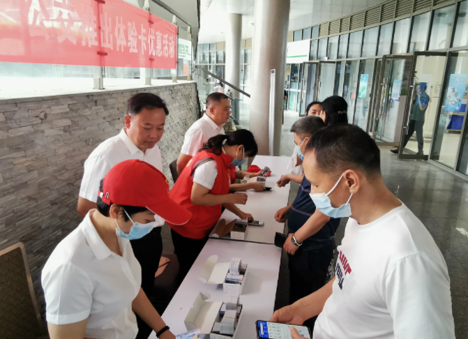 鷹潭公交：宣傳+推廣 開展 “踐行綠色出行，共建生態(tài)文明”主題活動(dòng)