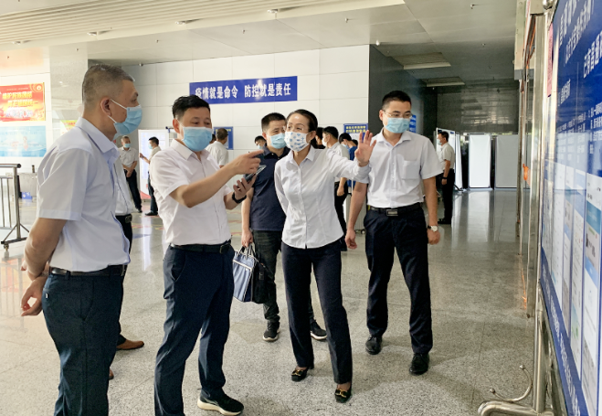 都市城際公交：市交通局、市道路運(yùn)輸服務(wù)中心領(lǐng)導(dǎo)督導(dǎo)南昌長(zhǎng)途汽車(chē)西站疫情防控工作