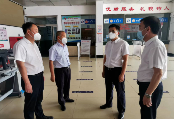 肖良芝深入一線督導(dǎo)復(fù)工復(fù)產(chǎn)、安全維穩(wěn)工作