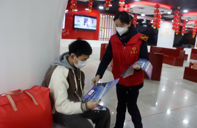 總部：擴(kuò)大宣傳圈 房地產(chǎn)廣告進(jìn)車(chē)站