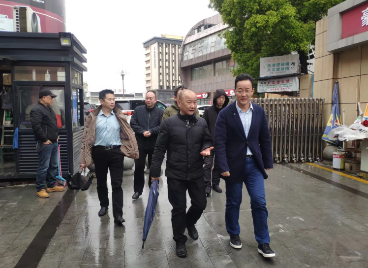 穆孫祥督導長運物業(yè)、都市城際公交文明創(chuàng)建工作