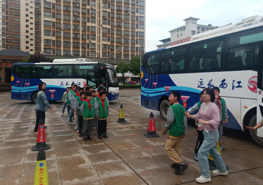 撫州長(zhǎng)運(yùn)：全面發(fā)力 圓滿(mǎn)完成大型運(yùn)輸任務(wù)