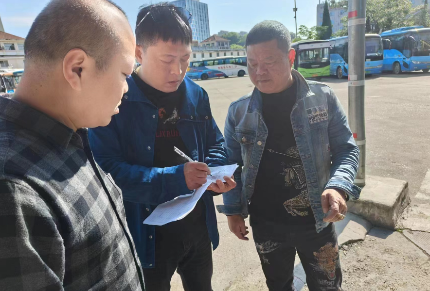 景德鎮(zhèn)長(zhǎng)運(yùn)  昌江公交公司組織開(kāi)展節(jié)前機(jī)務(wù)、安全隱患專項(xiàng)排查活動(dòng)周