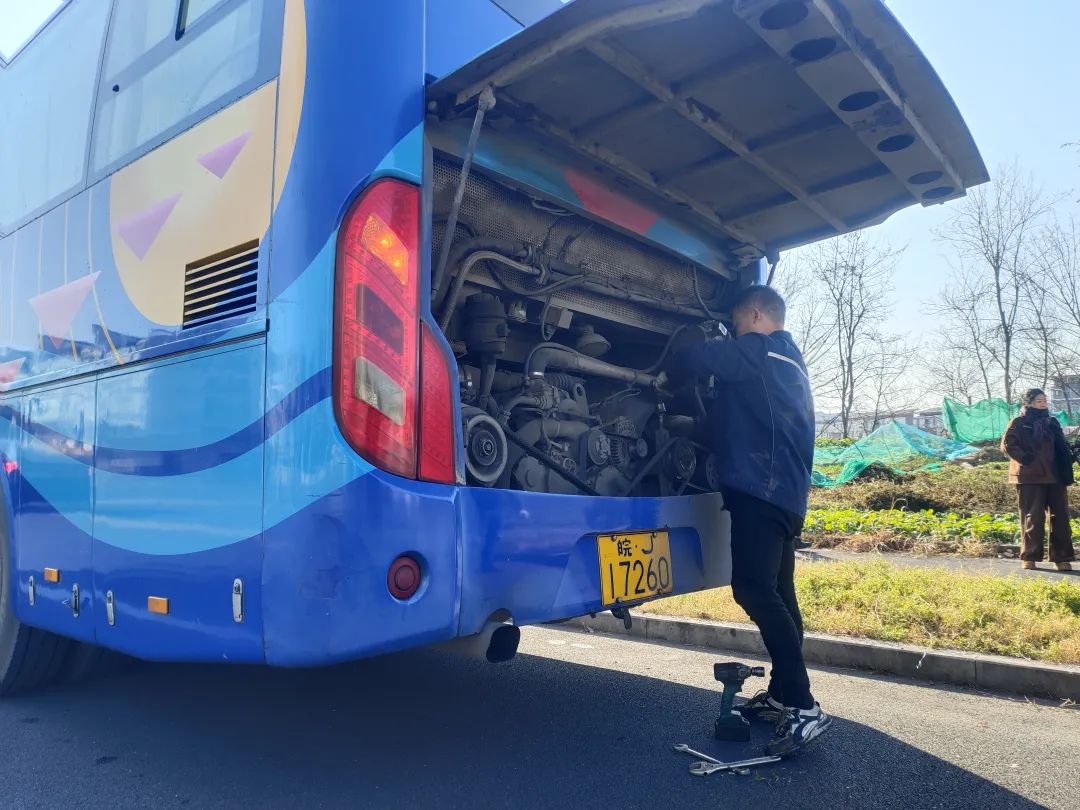 黃山長運:開展車輛突發(fā)機(jī)件故障應(yīng)急演練