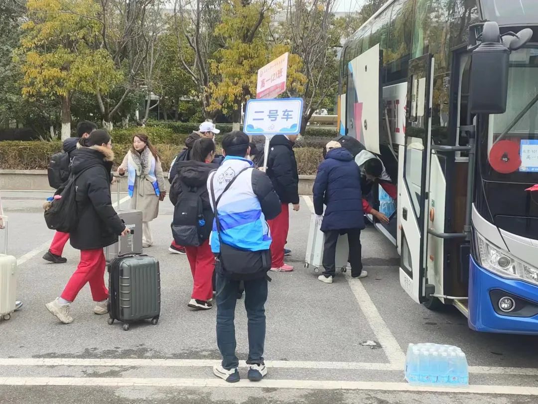 都市城際公交：開(kāi)張大吉！新車首單大型包車業(yè)務(wù)順利啟航