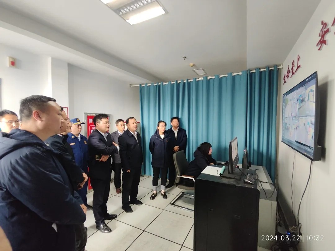 都市城際公交：紅谷灘區(qū)領(lǐng)導檢查長途汽車西站文明創(chuàng)建工作