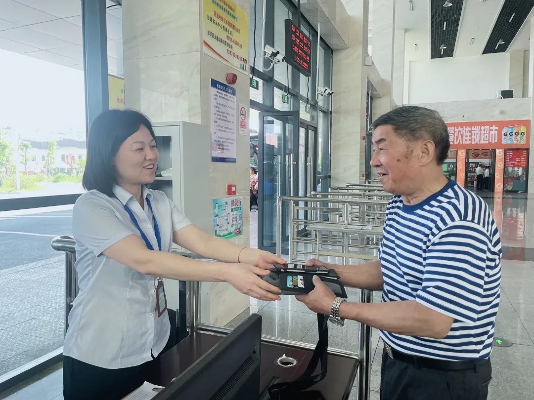 九江長運：拾金不昧加免費乘車 長運的服務太好了！