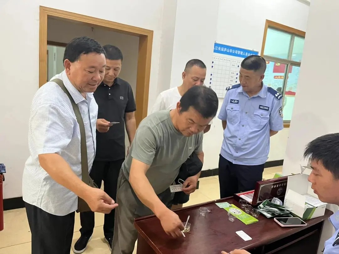 九江長運(yùn):檢測“毒駕”+安全培訓(xùn) 繃緊安全弦