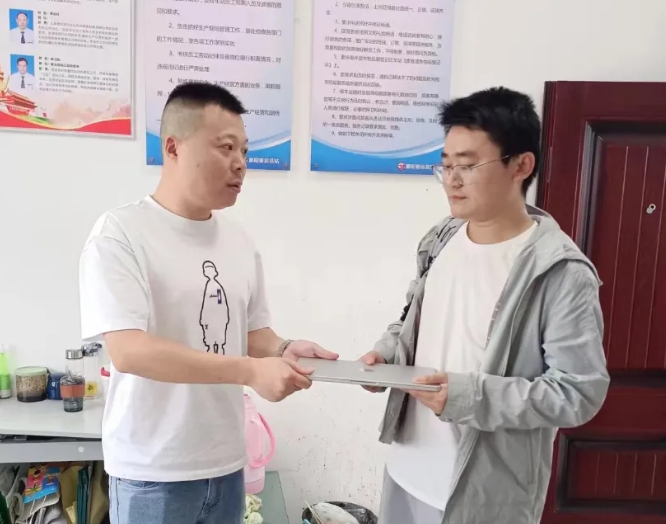 鄱陽長運(yùn):筆記本物歸原主 失主感激不盡