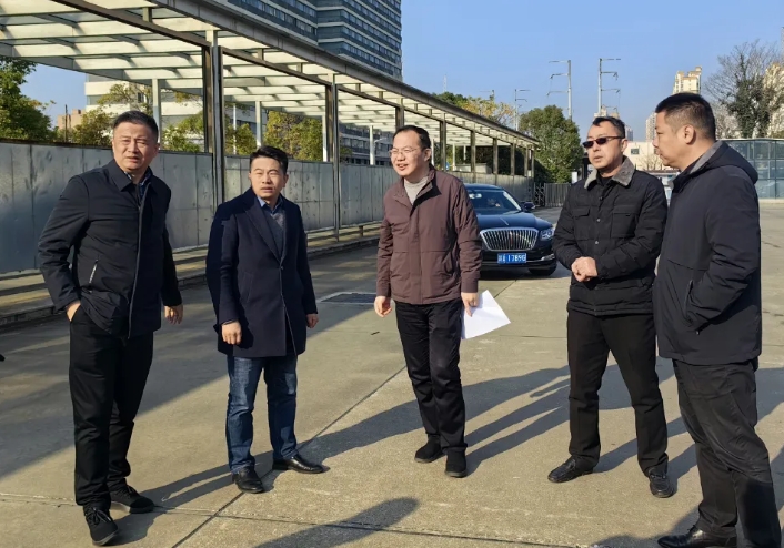 都市城際公交：紅谷灘區(qū)組織部、社會工作部調(diào)研長途汽車西站充電區(qū)服務(wù)驛站